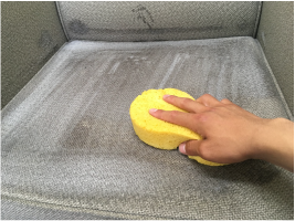 ソファークリーニング作業手順-２洗剤塗布